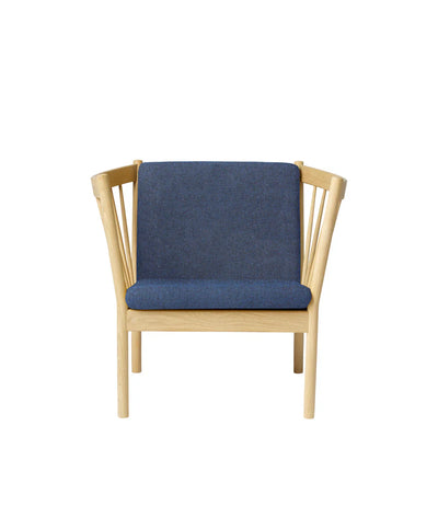 FDB Møbler J146 Armchair, Nature Lacquered Oak/Dark Blue