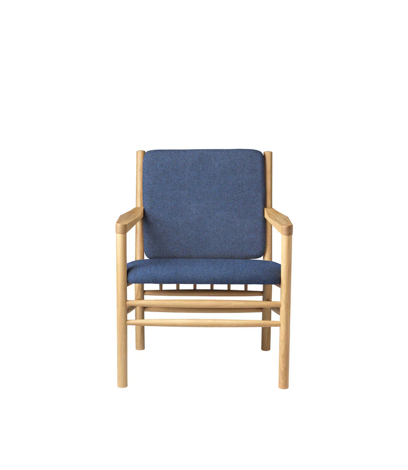FDB Møbler J147 Armchair, Nature Lacquered Oak/Dark Blue