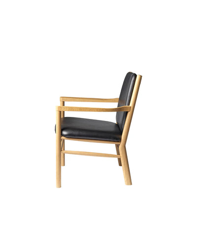 FDB Møbler J147 Armchair, Nature Lacquered Oak/Black Leather