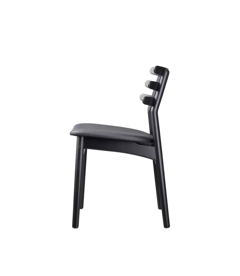 FDB Møbler J48 Chair, Nature Lacquered Oak/Black Leather