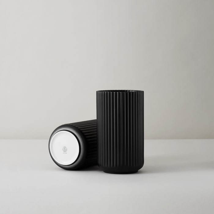 Lyngby Porcelæn Vase, Black – rosendahl.com
