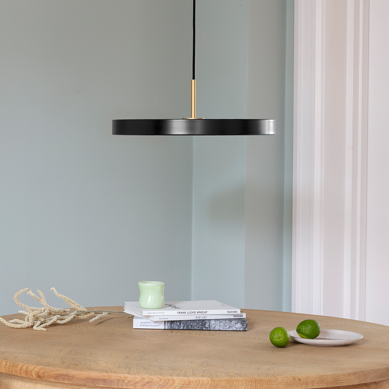 UMAGE Asteria Medium Pendant Lamp, Brass Details – rosendahl.com
